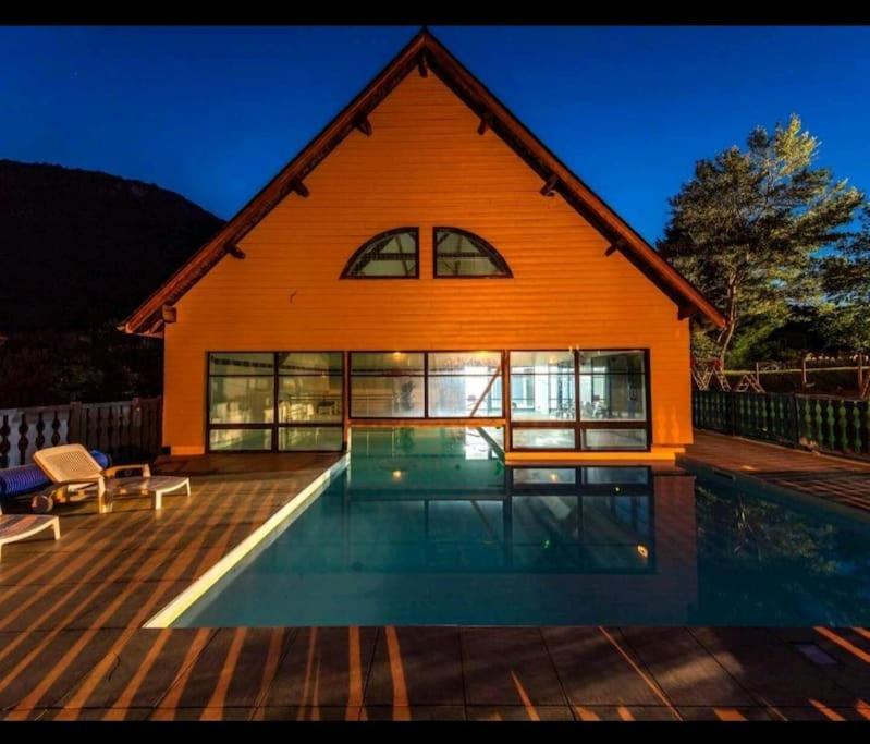 Appartement Avec Cabine Arreau Exteriér fotografie